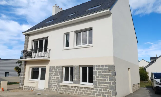 Remplacement des anciens châssis par des menuiseries en PVC double vitrage à Locoal-Mendon